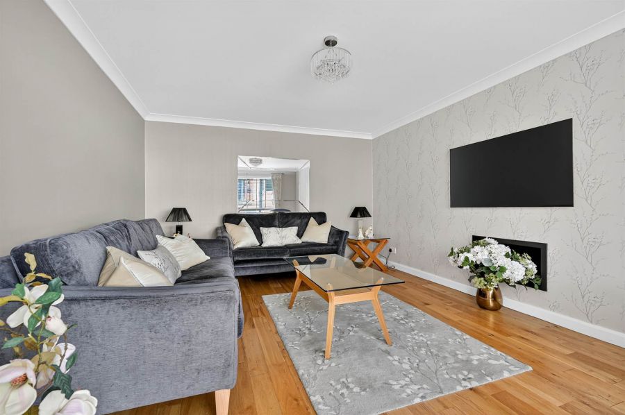 50 Farm Lodge Park