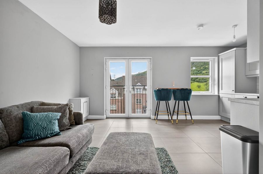 Apt 6 18 Highgrove Meadows