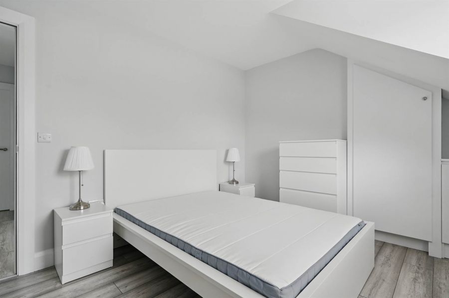 **AFFORDALE HOUSING ONLY**, Apt 8 37 Wellington Park