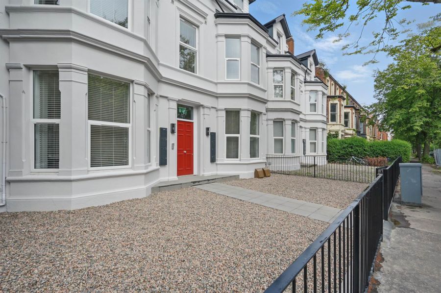 **AFFORDALE HOUSING ONLY**, Apt 8 37 Wellington Park