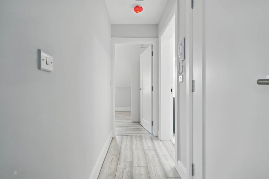 **AFFORDALE HOUSING ONLY**, Apt 8 37 Wellington Park