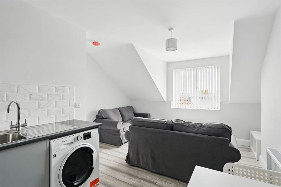 **AFFORDALE HOUSING ONLY**, Apt 8 37 Wellington Park