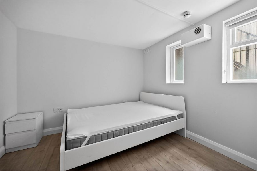 Apt 1 3 Abercorn Street