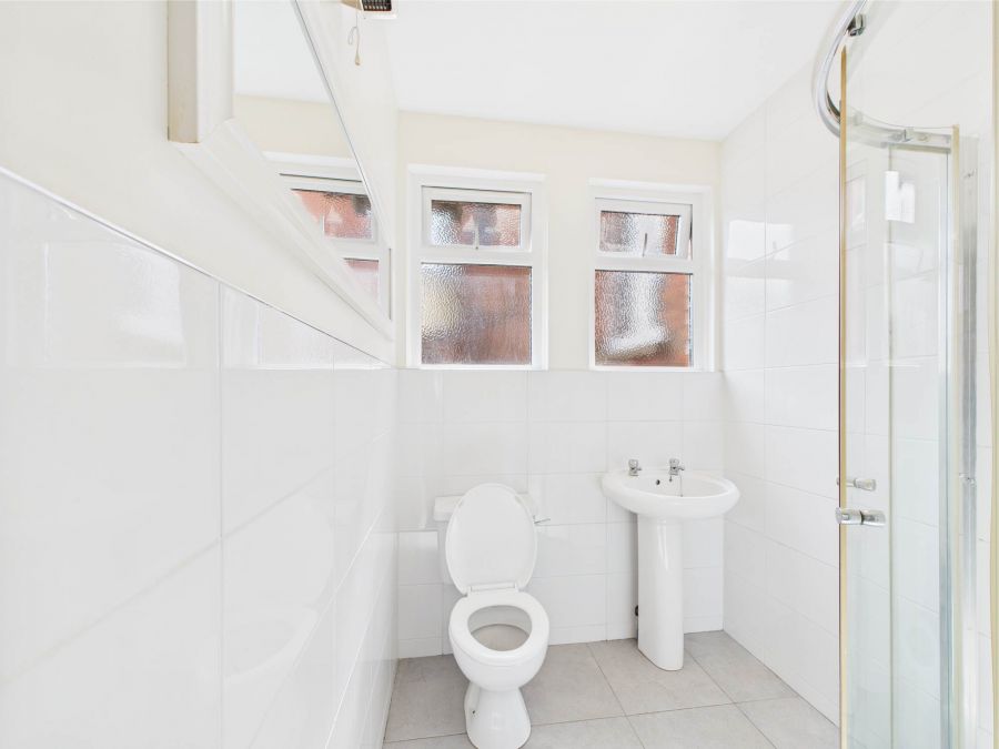 Apt 2 50 Myrtlefield Park