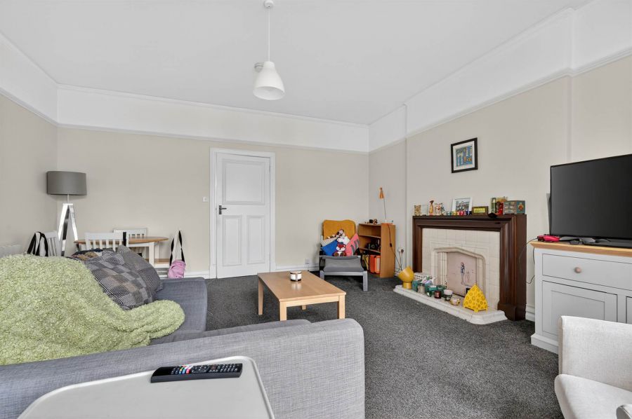 Apt 4 52 Myrtlefield Park