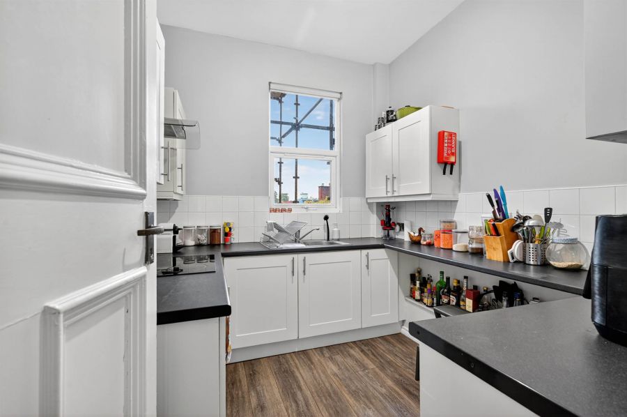 Apt 4 52 Myrtlefield Park