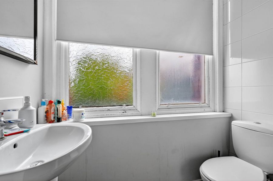 Apt 4 52 Myrtlefield Park