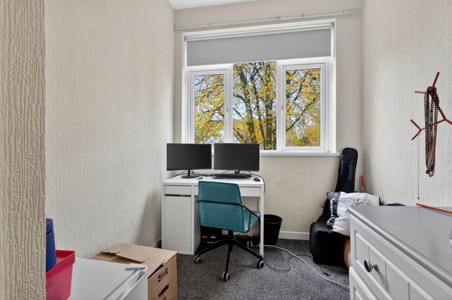 Apt 4 52 Myrtlefield Park