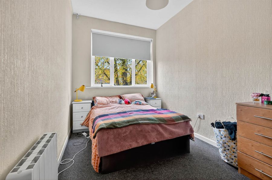 Apt 4 52 Myrtlefield Park