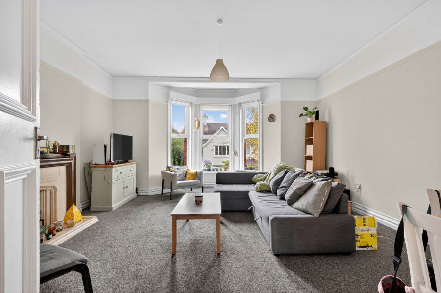 Apt 4 52 Myrtlefield Park