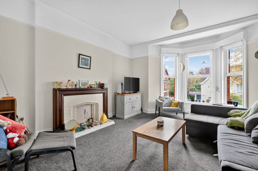 Apt 4 52 Myrtlefield Park