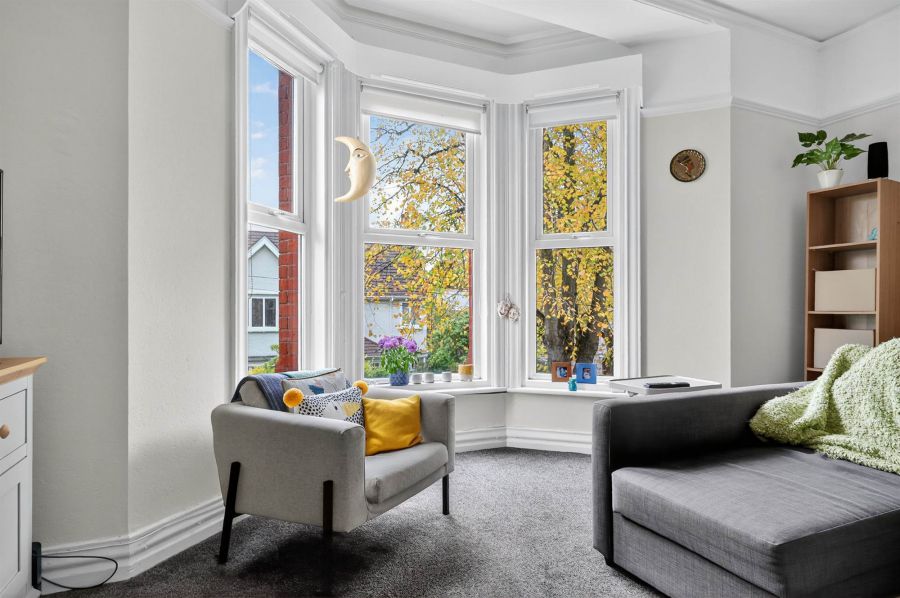 Apt 4 52 Myrtlefield Park