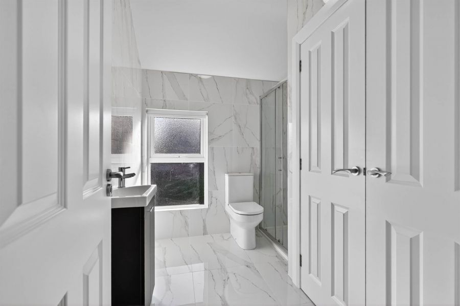 Apt 2 56 Myrtlefield Park