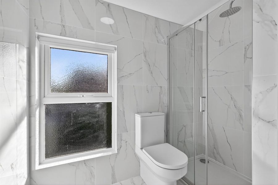 Apt 2 56 Myrtlefield Park