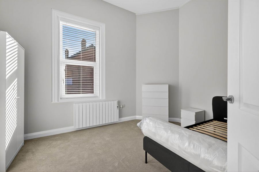 Apt 2 56 Myrtlefield Park