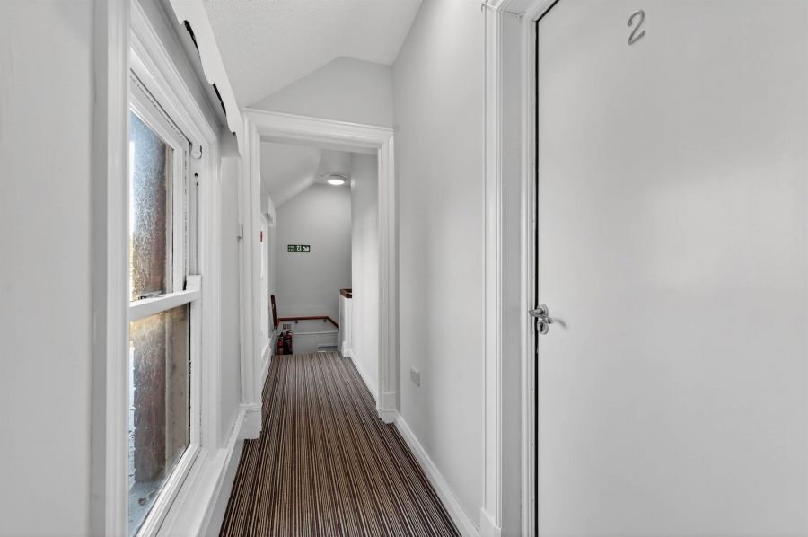 Apt 2 56 Myrtlefield Park