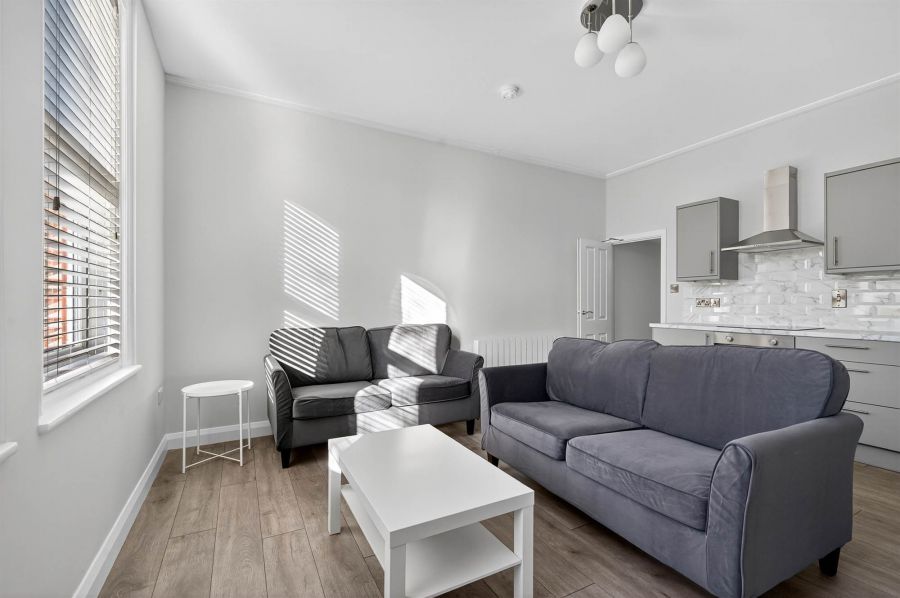 Apt 2 56 Myrtlefield Park