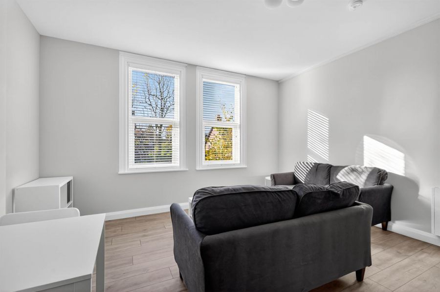 Apt 2 56 Myrtlefield Park