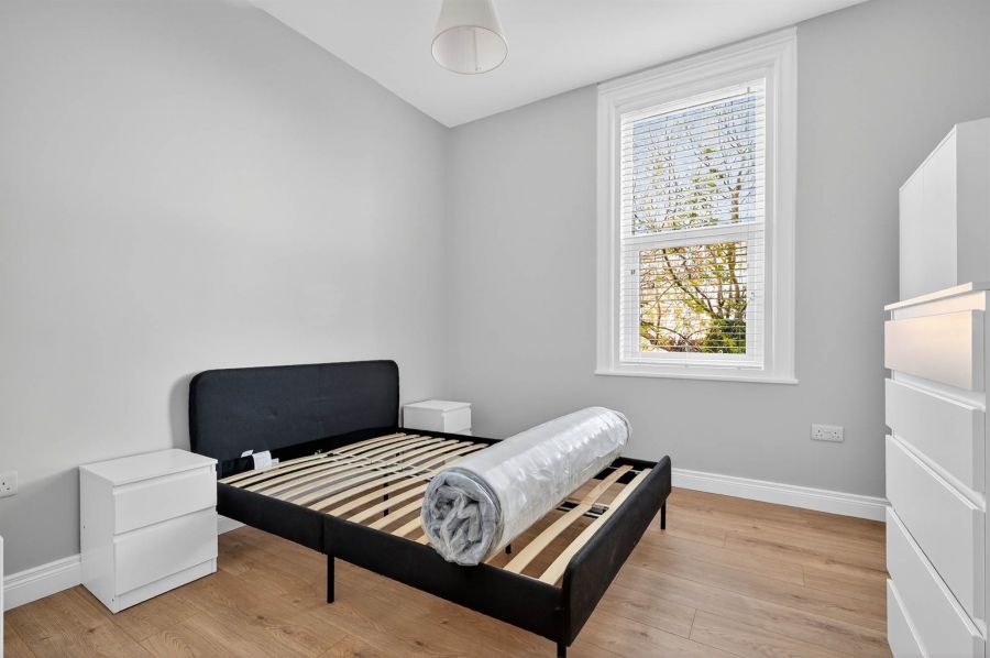 Apt 3 56 Myrtlefield Park