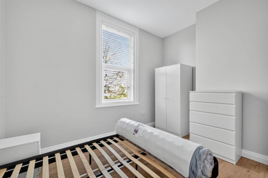 Apt 3 56 Myrtlefield Park