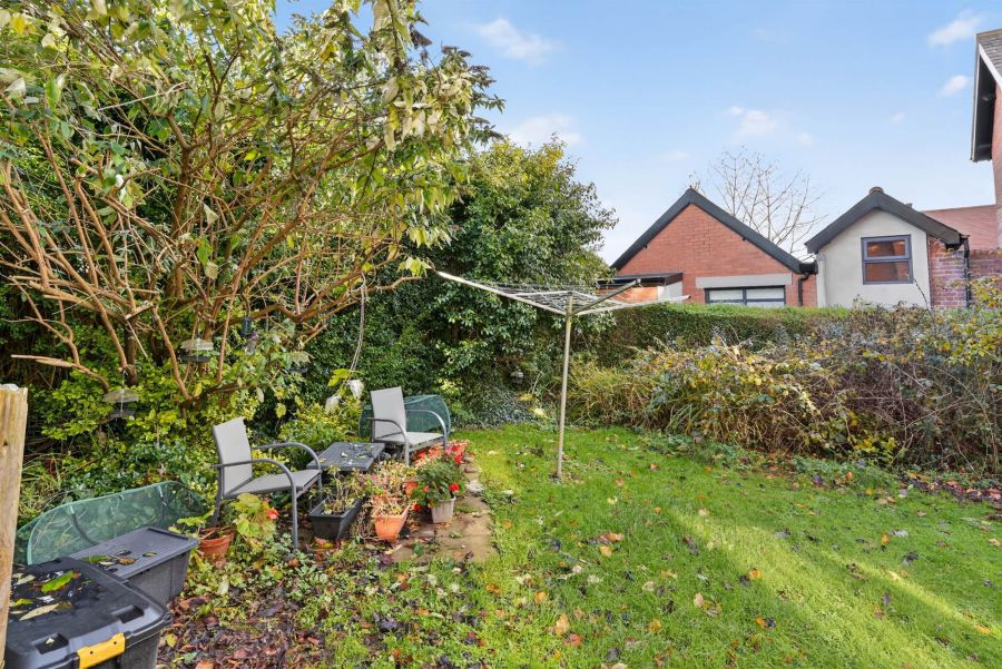 Apt 3 56 Myrtlefield Park