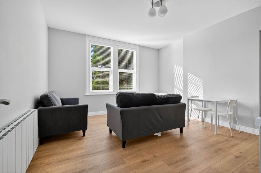 Apt 3 56 Myrtlefield Park