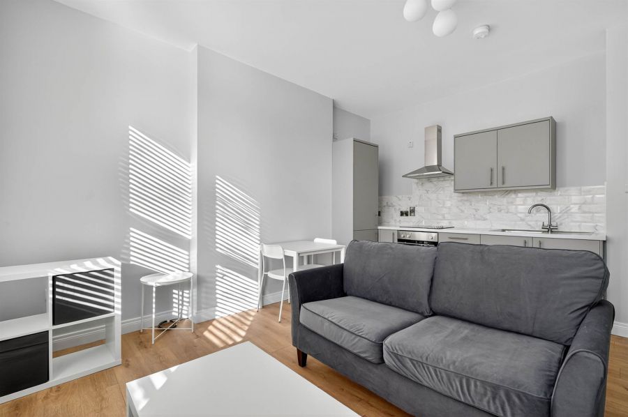 Apt 3 56 Myrtlefield Park