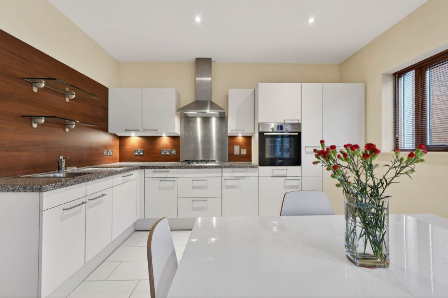 Apartment B8 Malone Square