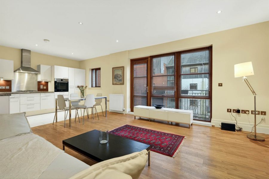 Apartment B8 Malone Square