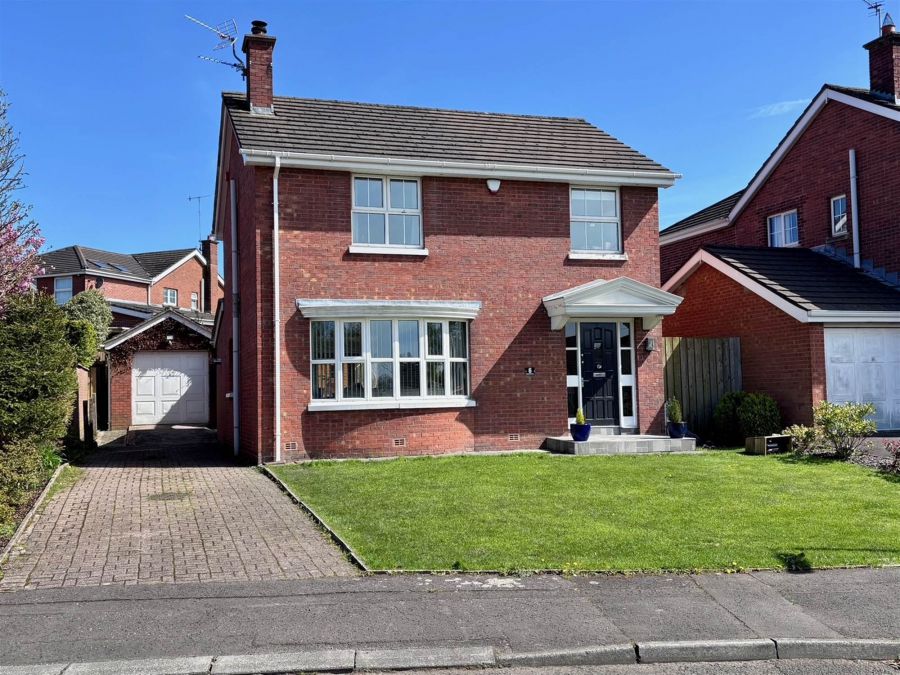 6 Oakwood Park, Balmoral, Belfast, BT9 6SE