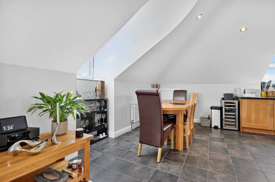 Apt 8 Baronscourt Manor