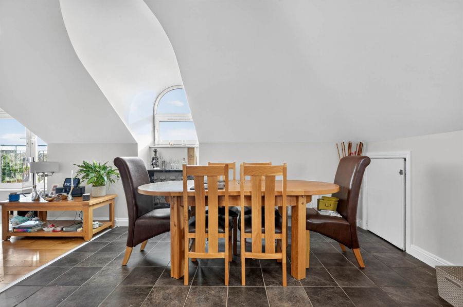 Apt 8 Baronscourt Manor