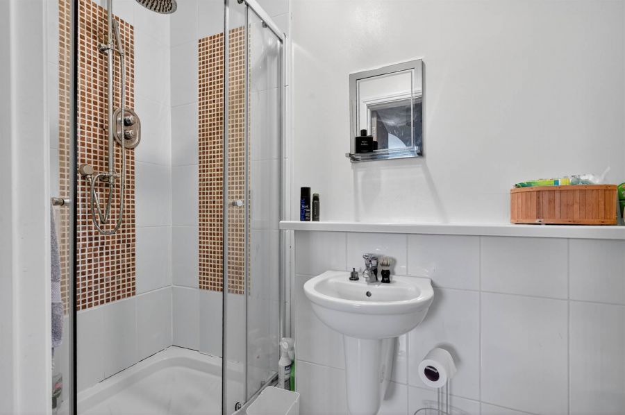 Apt 8 Baronscourt Manor