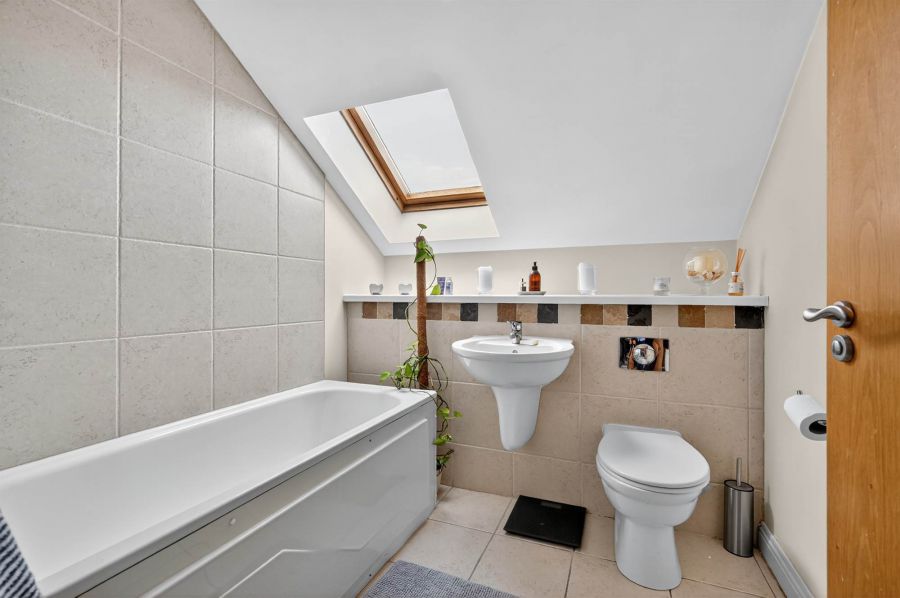 Apt 8 Baronscourt Manor