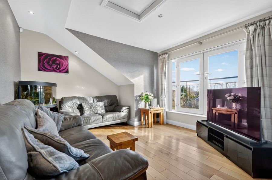 Apt 8 Baronscourt Manor