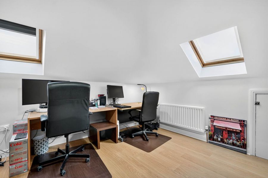 Apt 8 Baronscourt Manor