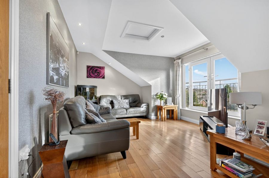 Apt 8 Baronscourt Manor