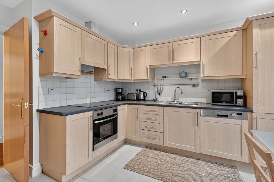 Apt 4 Marlborough Manor