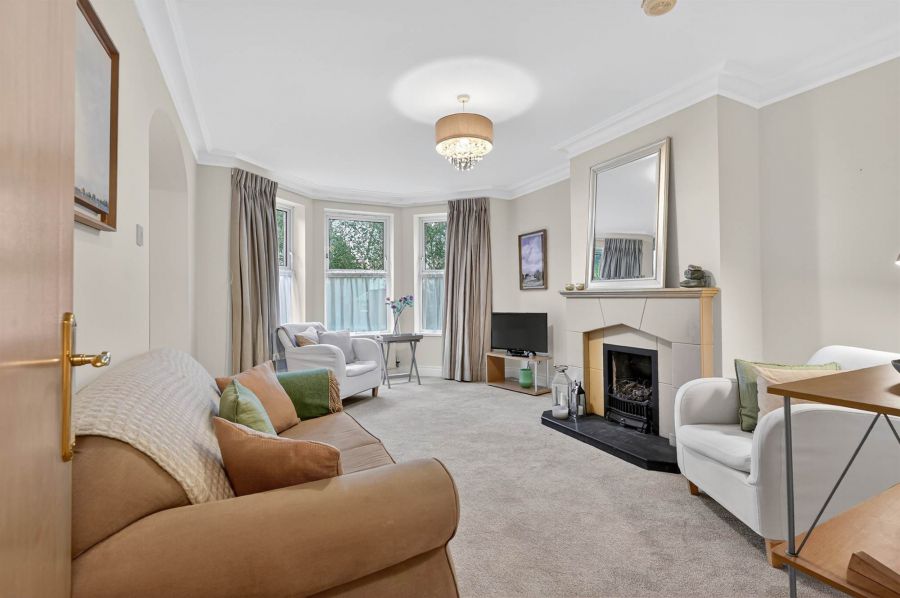 Apt 4 Marlborough Manor