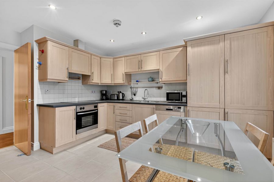 Apt 4 Marlborough Manor