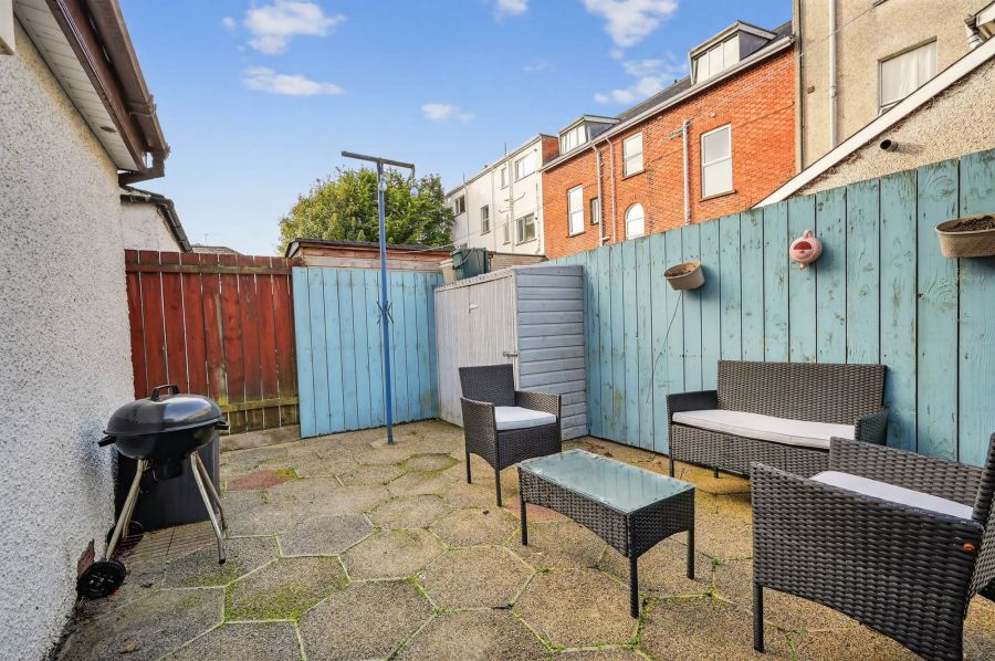 7 Ravenhill Crescent 7 Ravenhill Crescent