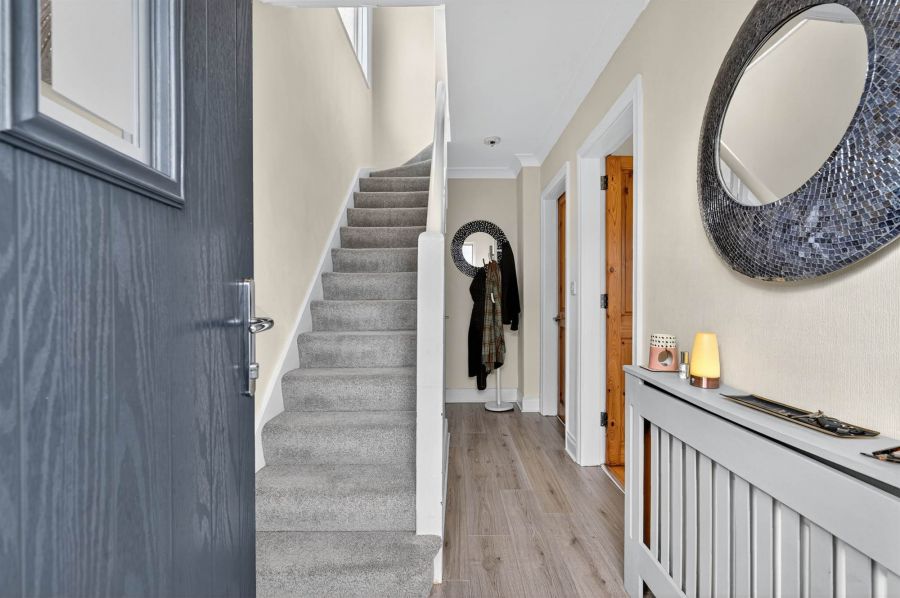 7 Ravenhill Crescent 7 Ravenhill Crescent