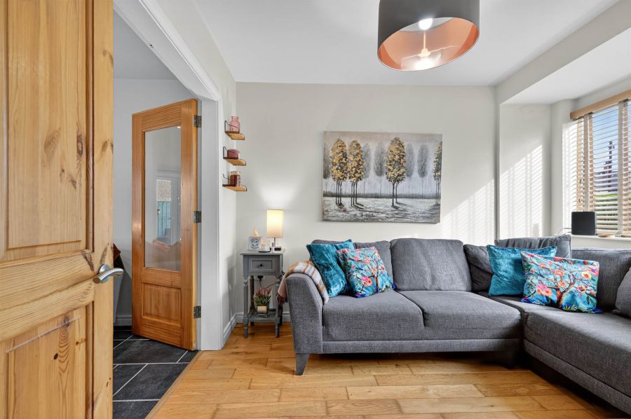 7 Ravenhill Crescent 7 Ravenhill Crescent