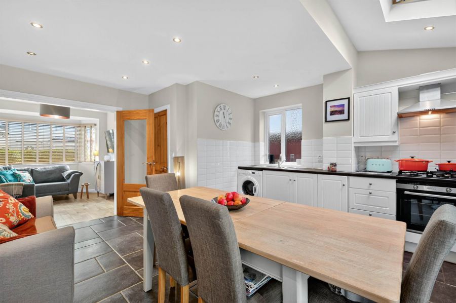 7 Ravenhill Crescent 7 Ravenhill Crescent