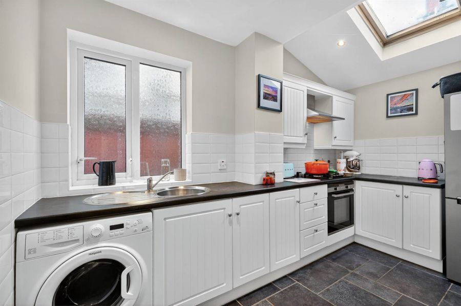 7 Ravenhill Crescent 7 Ravenhill Crescent