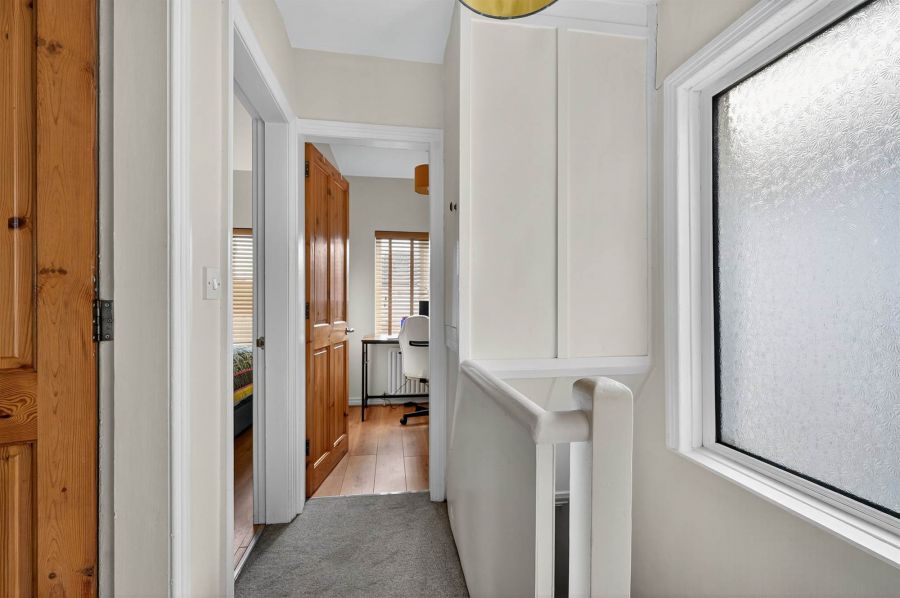 7 Ravenhill Crescent 7 Ravenhill Crescent