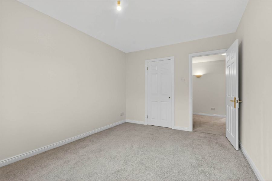 28 Knightsbridge Manor