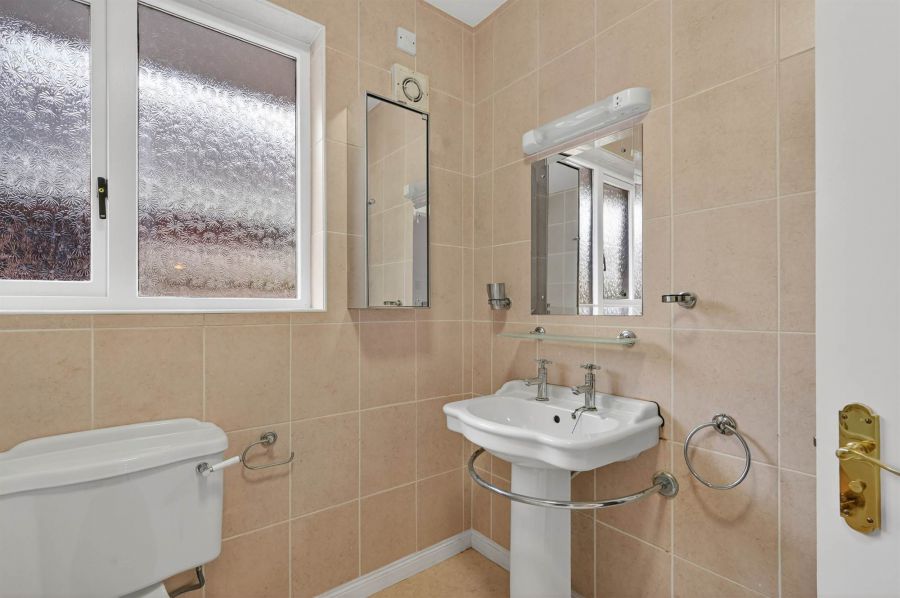 28 Knightsbridge Manor