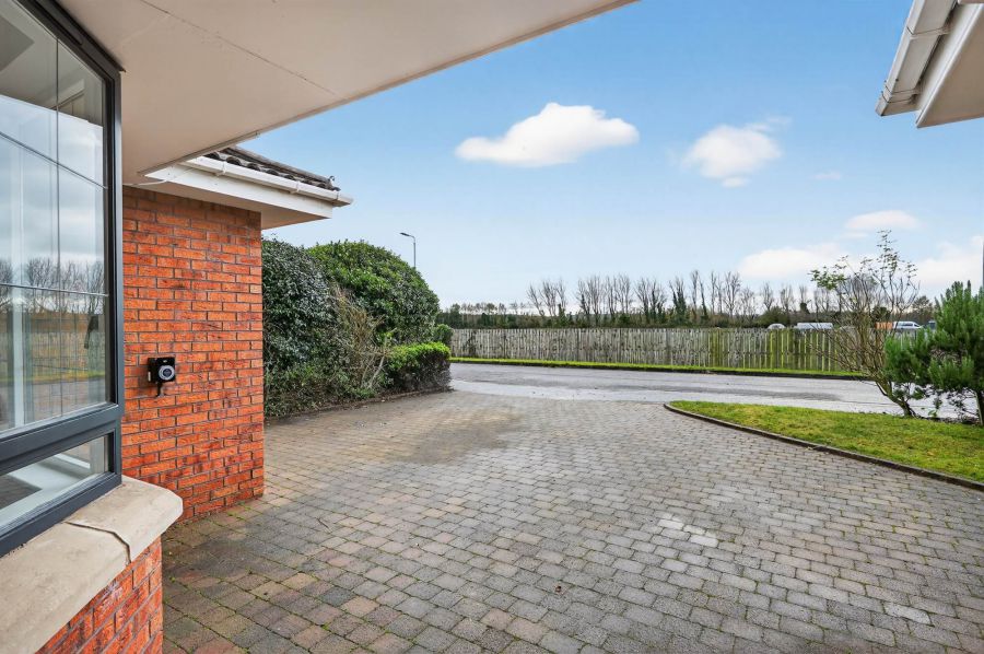 28 Knightsbridge Manor