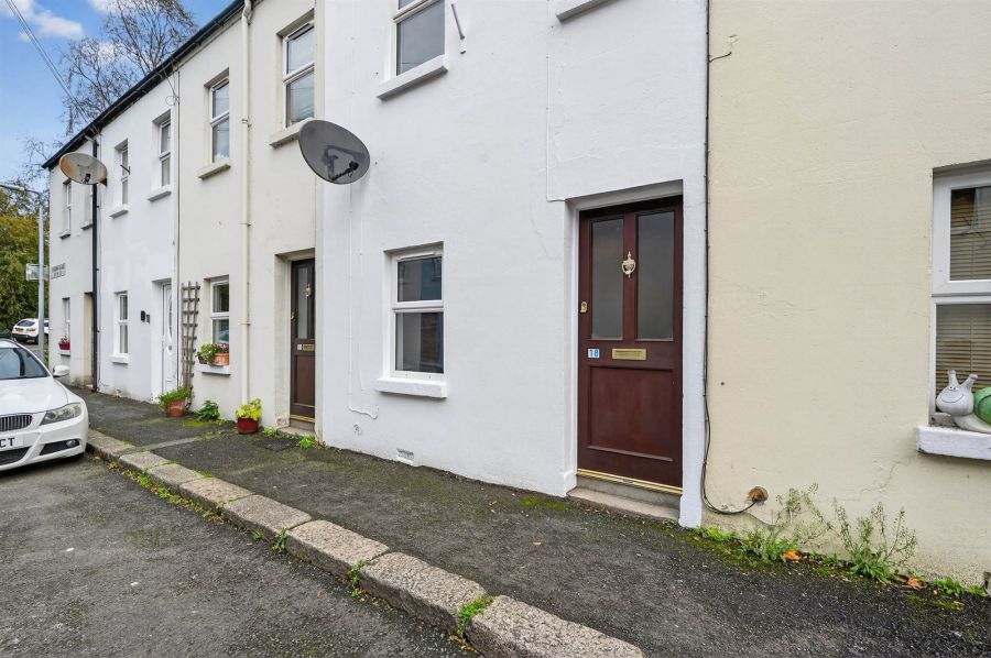 18 Edenderry Village